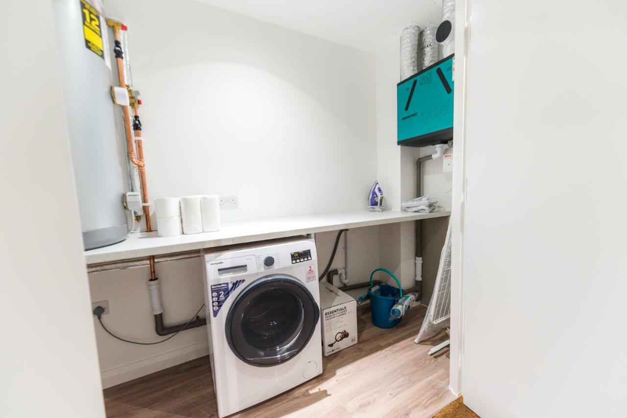5 Star Brand New City Centre Apartment 벨파스트 외부 사진