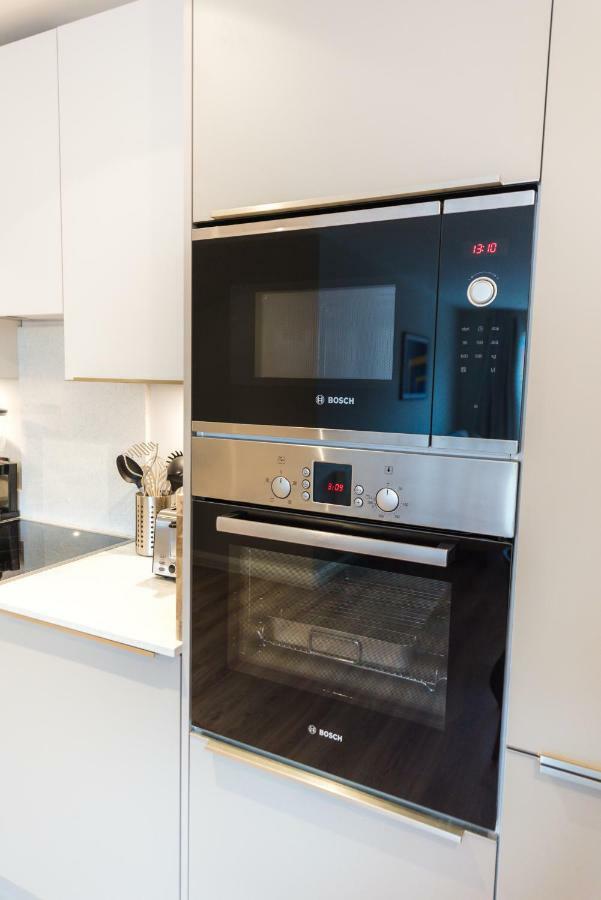 5 Star Brand New City Centre Apartment 벨파스트 외부 사진